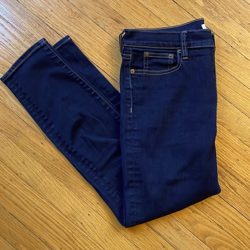 Dark wash skinny jeans